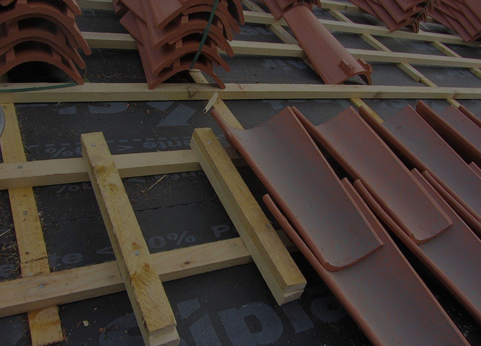 Pose de liteaux avant couverture — chantier Artisan Janselme près de La Gaude